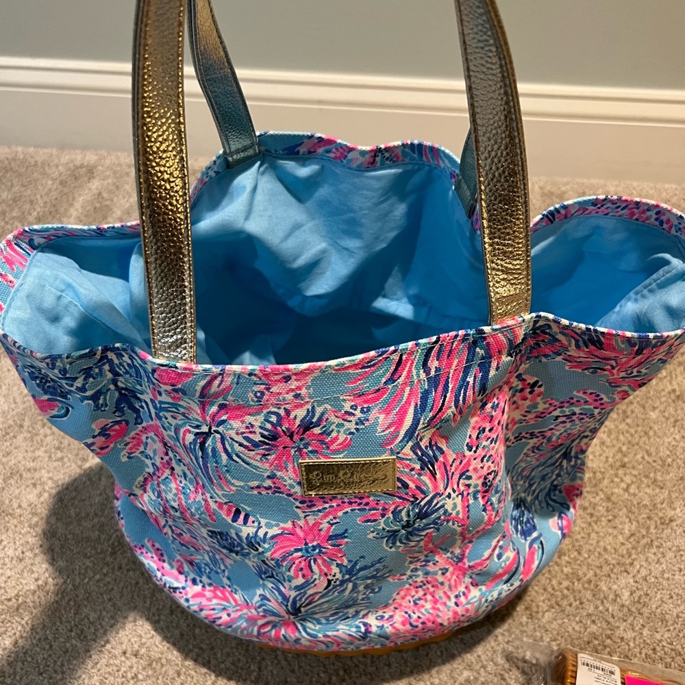 Lilly Pulitzer Wicker Tote Bag and Sunglasses Case - Picture 2 of 7